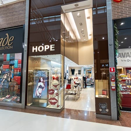 Imagem de interna da loja hope