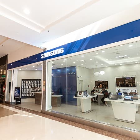Imagem de interna da loja samsung
