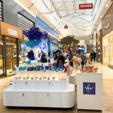 Imagem de interna da loja yes