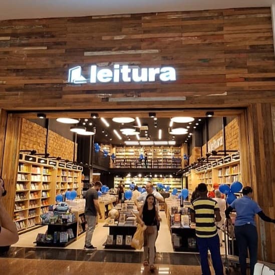 Imagem de interna da loja livraria leitura