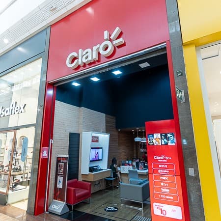 Imagem de interna da loja claro