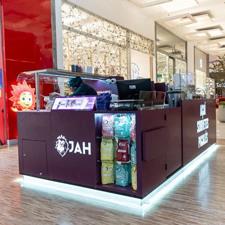 Imagem de interna da loja jah açaí